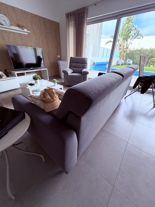 Sofa como novo em cinza