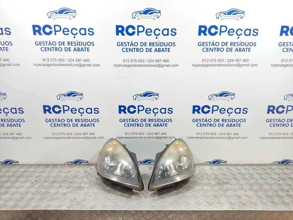 Oticas Farol Frente Frontal Direita Esquerda Original Renault Clio 2