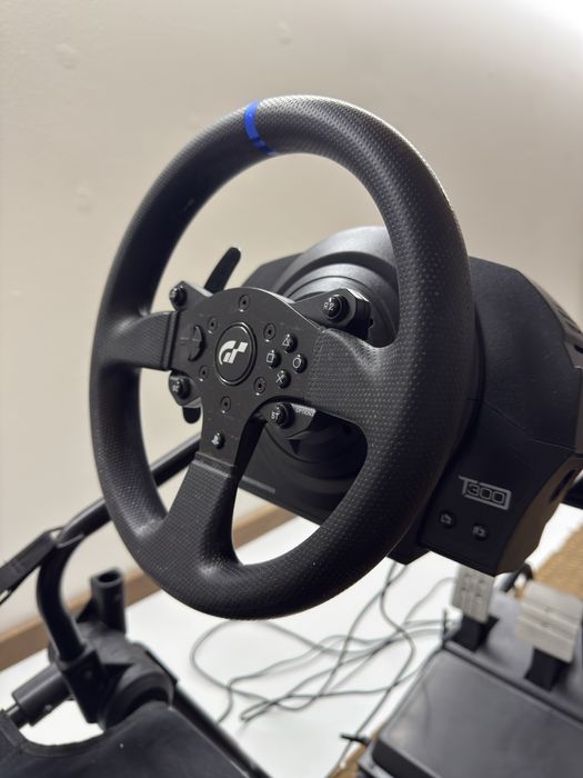 APENAS Thrustmaster T300 + Pedais
