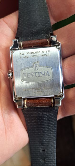 Relógio Festina multifunções.