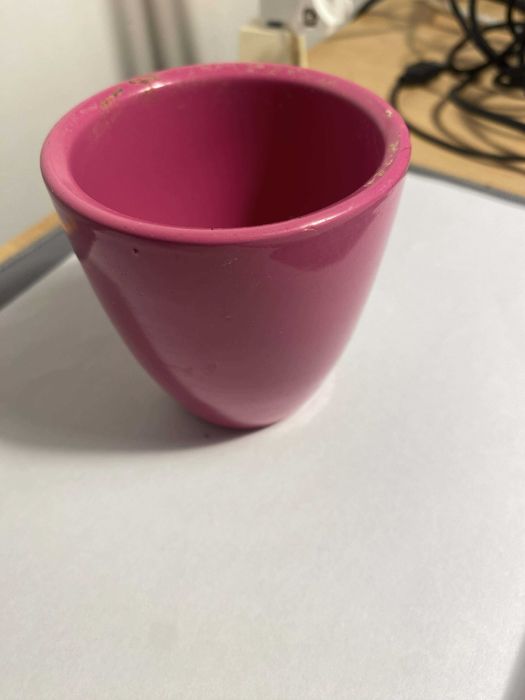 Różowa osłonka ceramiczna na kwiaty Ormax