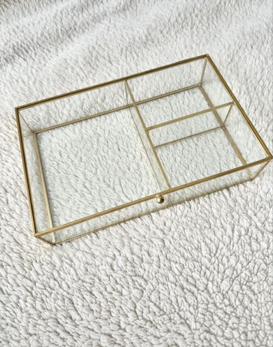 Szkatulka na bizuterie jysk