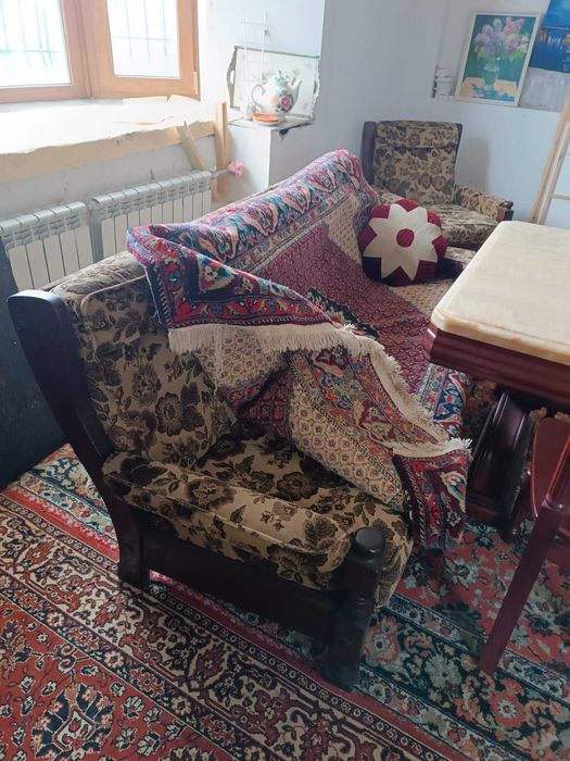 Продам диван, кресла, журнальный столик (комплект)