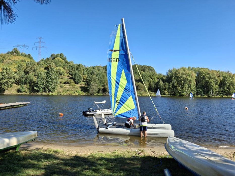 Praktycznie nowy Katamaran Dart 16 Race+ przyczepa