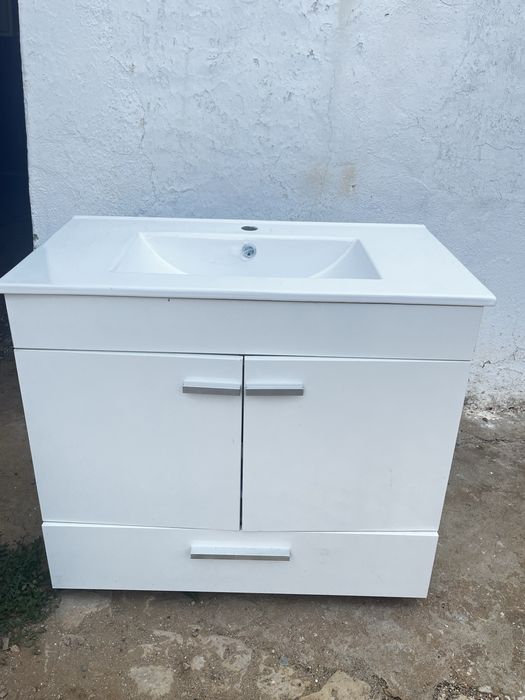 Móvel com lavatório com 80cm