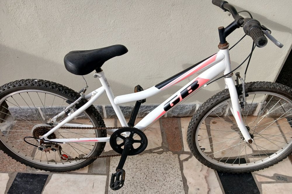 Bicicleta GB branca