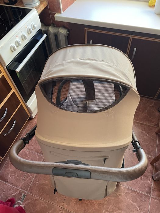 Прогулянкова коляска Carrello Bravo M/Lite