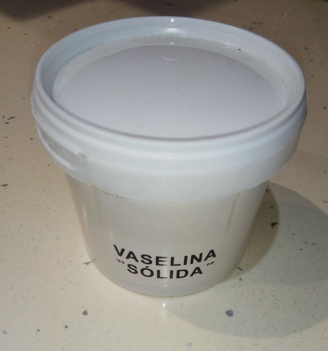 Vaselina liquida e sólida