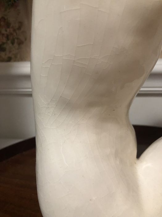 Duza ceramiczna figura- dziewczyna z kokiem