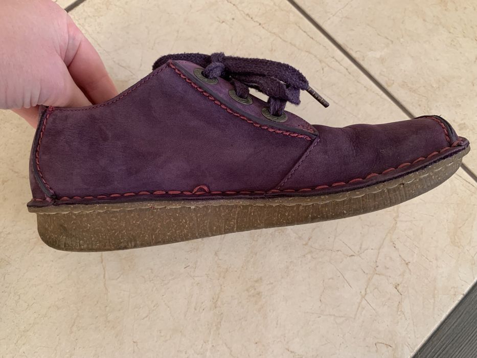 Продам фирменные туфли ботинки Clarks