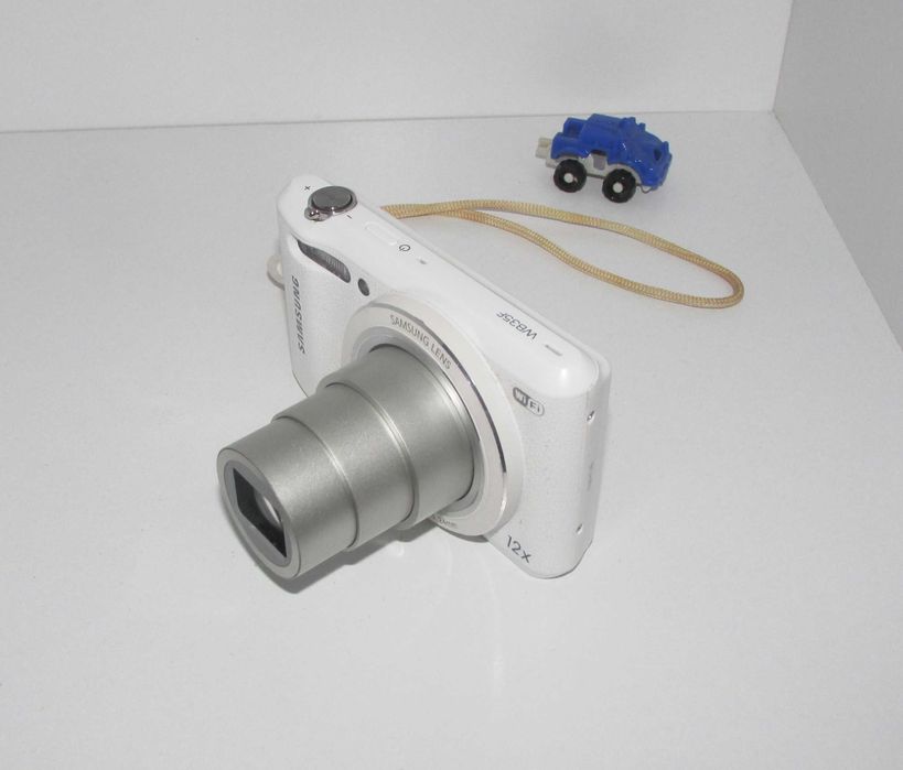 Samsung WB35F 16.2MP Smart WiFi & NFC Digital Camera