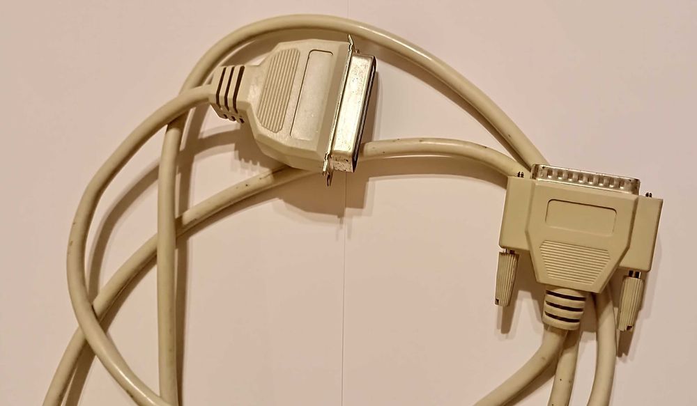 Kabel do połączeń równoległych LPT retro drukarki komputery.