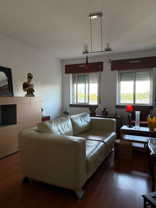 Sofá branco 2 lugares