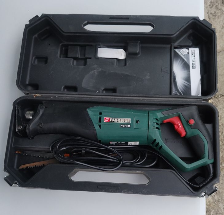 Elektryczną  piła marki PARKSIDE model PFS 710 B1 na kable zasilającym. UŻYWANA