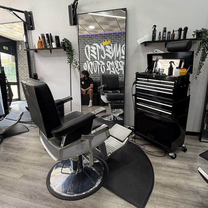 Trepasse de Barbearia em Loures