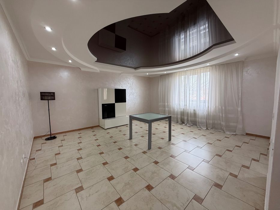 Сучасний будинок в с. Магала