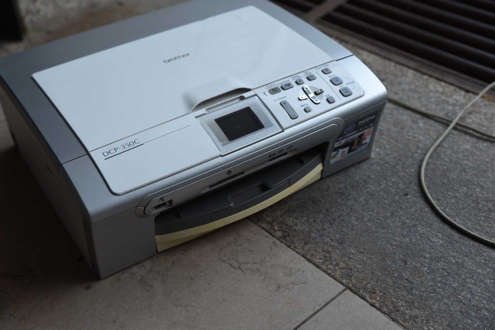 Impressora Multi-funções Brother DCP-350C usada