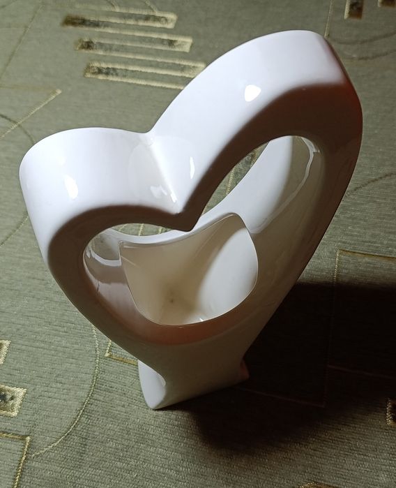 Порцеляновий предмет декору об'ємне серце