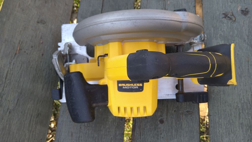 Паркетка DeWalt DCS 570