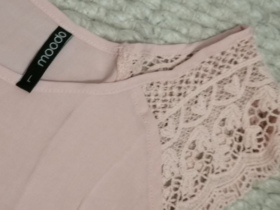 Cienka bluzka MOODO z wiskozy. Nowa. idealna pod żakiet .