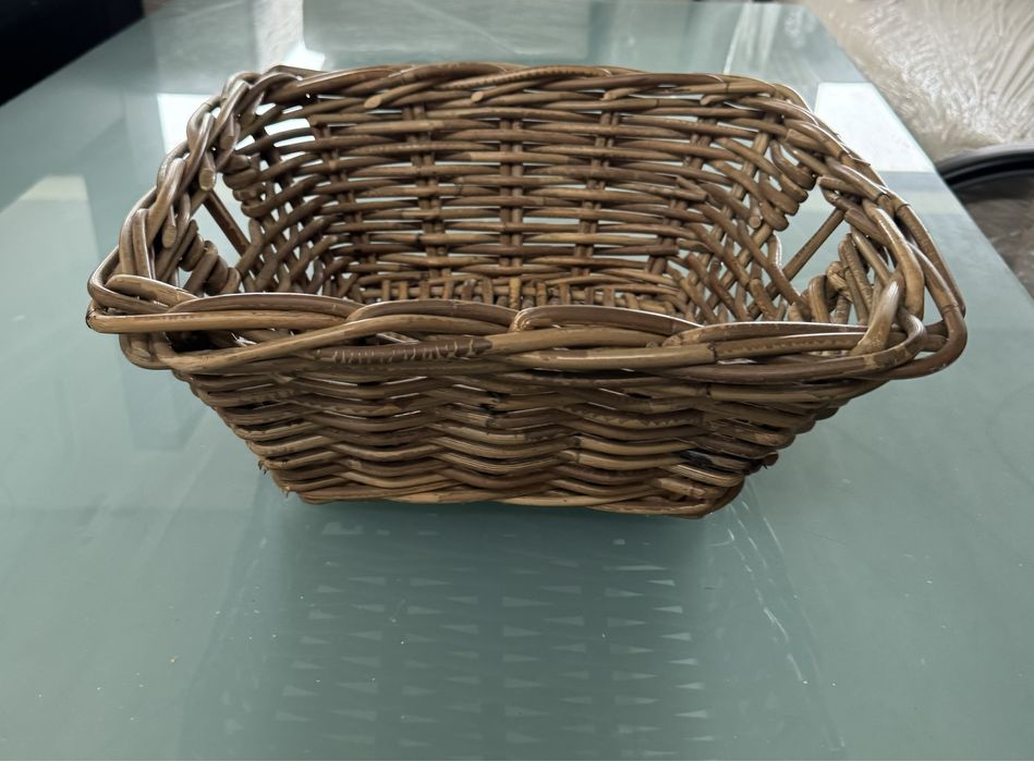 Cesto em vara para colocar frutas, objecto decorativo de centro de mes