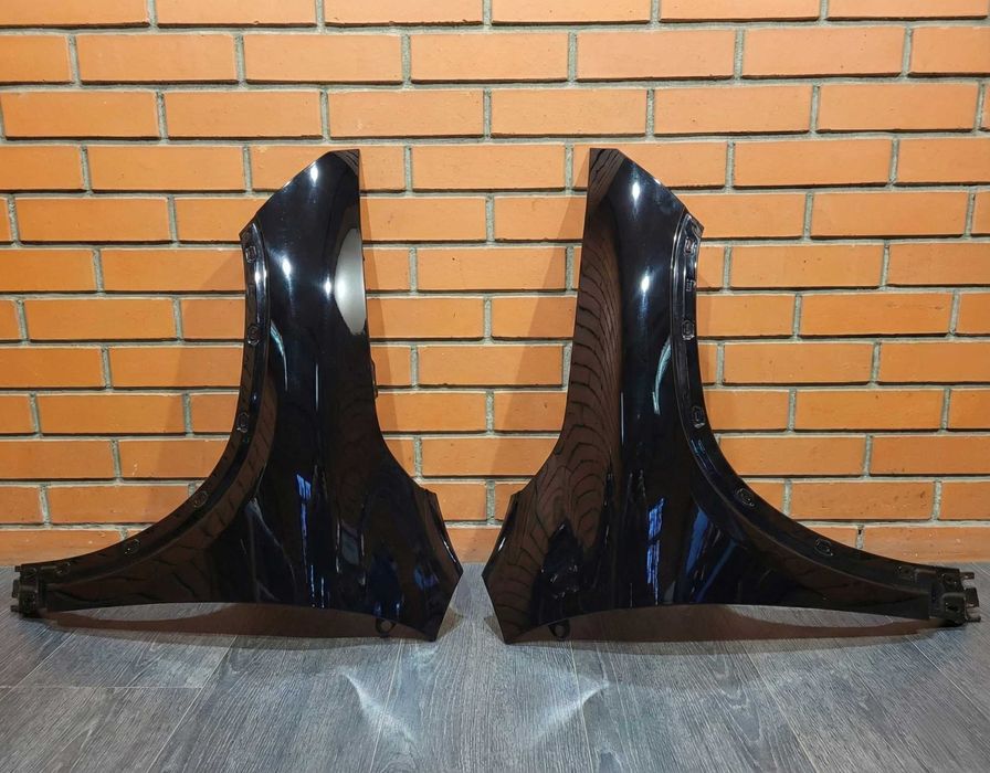 Крило переднє Mercedes GLA H247 W247 праве або ліве оригінал разборка