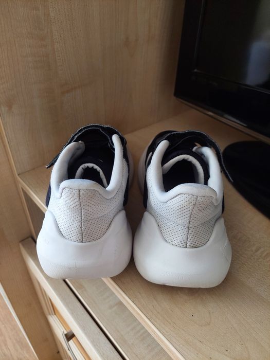 Продам дитячі кросівки Adidas