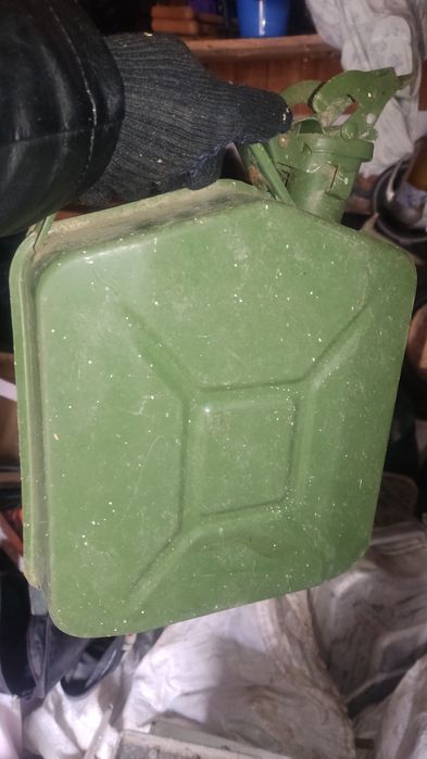 Каністра на 5 літрів