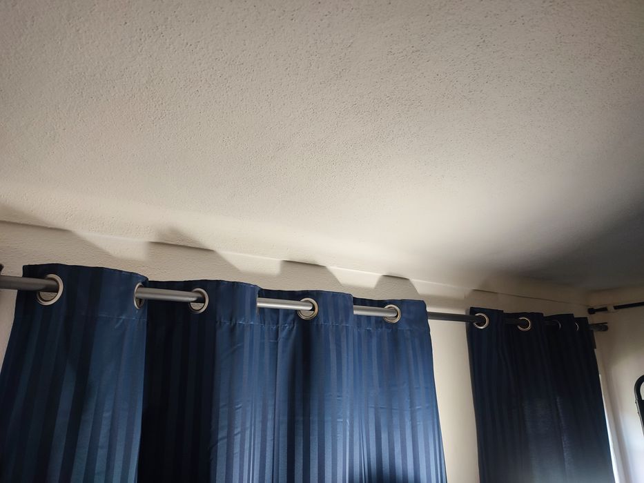 Lindo Conjunto de 5 CORTINADOS com 2 Varões Extensíveis!