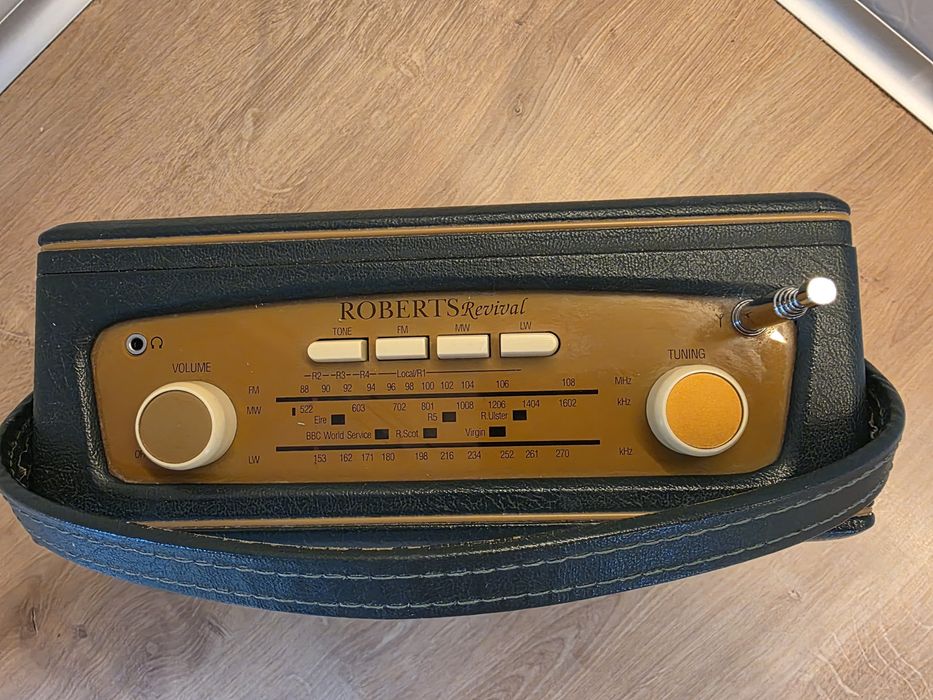 Retro radio ROBERTS r250 ciemno zielone boho