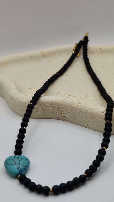 Naszyjnik handmade z onyksem, turkusem, hematytem pozłacanym i stalą nierdzewną