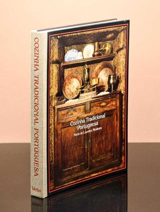 " COZINHA TRADICIONAL PORTUGUESA " Maria de Lurdes Modesto => "Edições NOVAS"