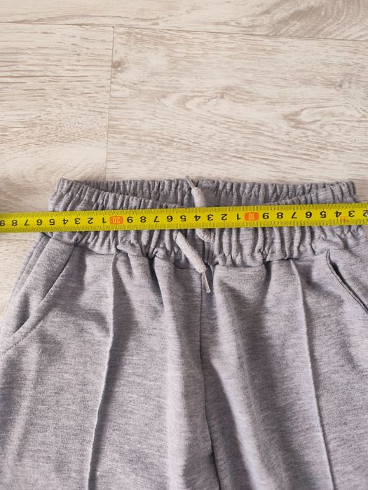 Dres dziewczęcy 122/128