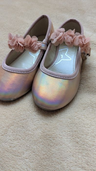 Продам Деми ботинки, кросовки, балетки на девочку