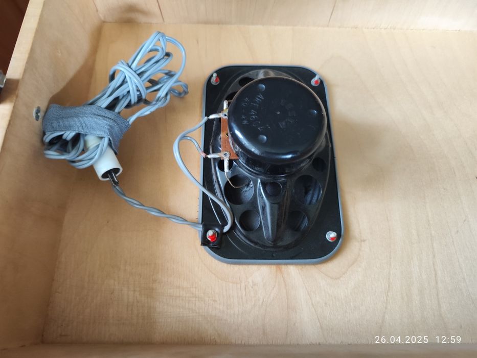 Gramofon Tesla GZ 040