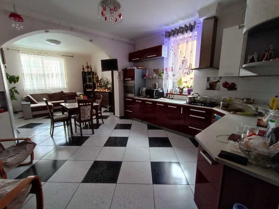 Продаж будинку з сонячними панелями, район школи №2, м. Дрогобич!