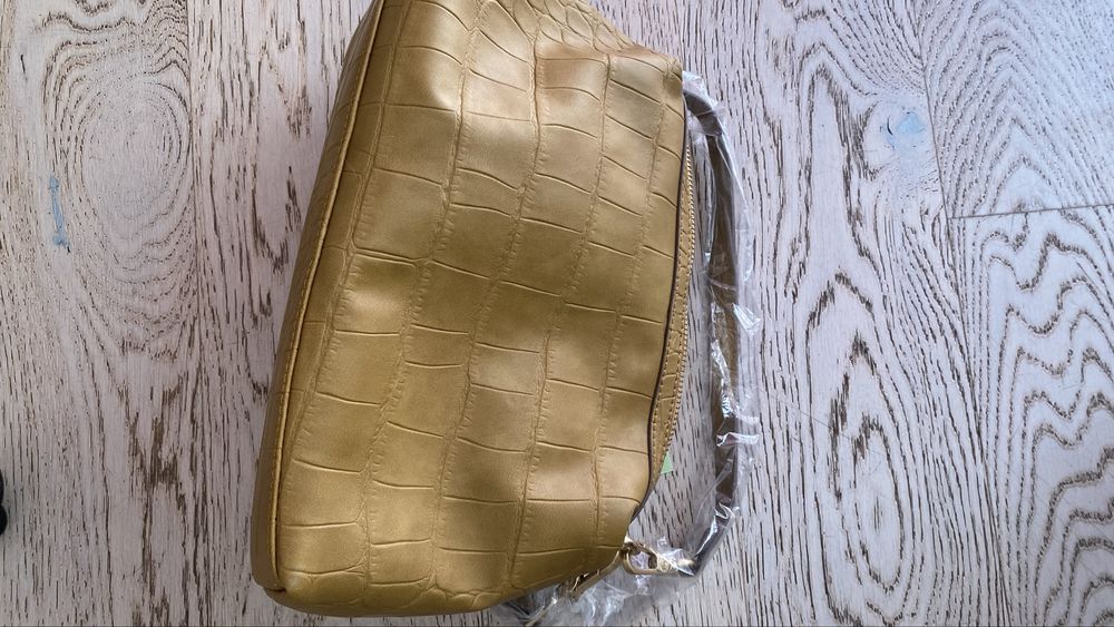 US Polo Ralph Lauren piękna torebka wymiary wysokość 20,szerokość 20 ,głębokość 16 cm .Wzór krokodyla skóry
