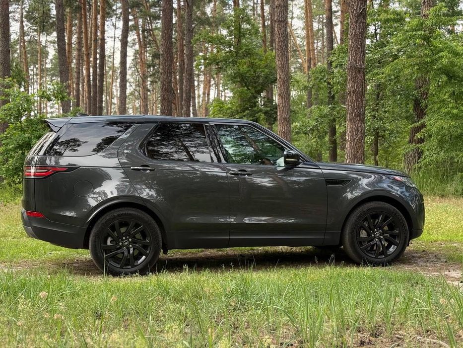 Land Rover Discovery 5