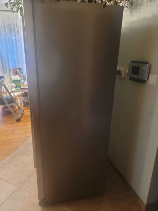 Sprzedam lodówkę – do naprawy lub na części