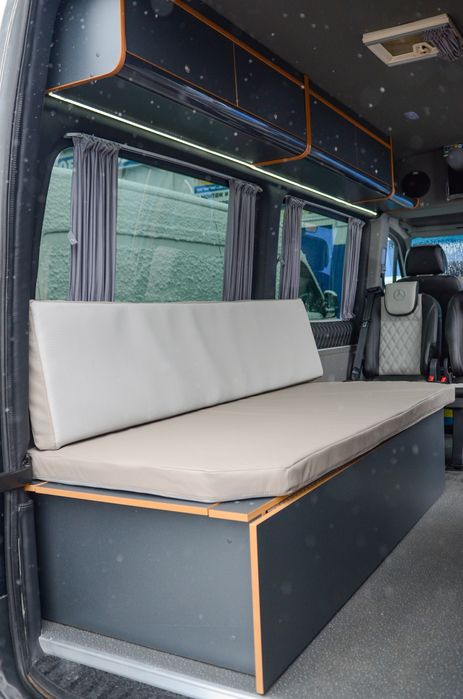 Робота на обшивці авто