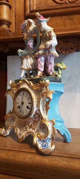 Stary XlX wiek ,zegar kominkowy,  porcelana.