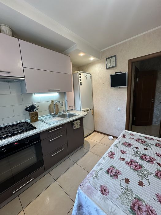 Здам  2 кв на левом берегу 16000 грн