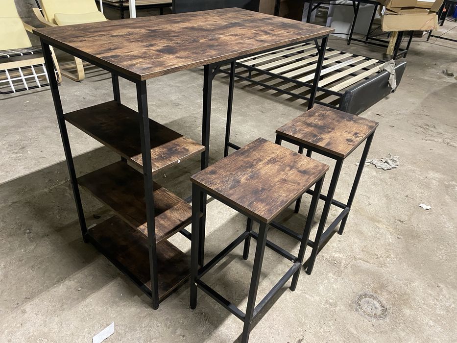 Zestaw mebli domowych stół 2 hokery