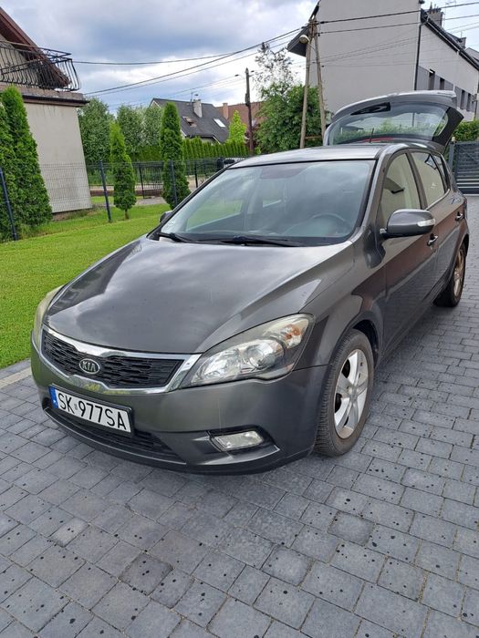 Samochód osobowy kia ceed
