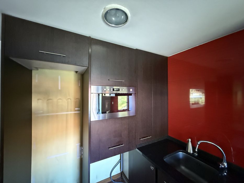 Oportunidade: Cozinha Completa Wenguê e Granito com Eletrodomésticos de Encastrar!