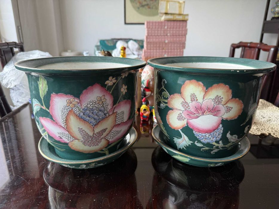 Par Vasos Chineses Porcelana Verde c/ Pratos