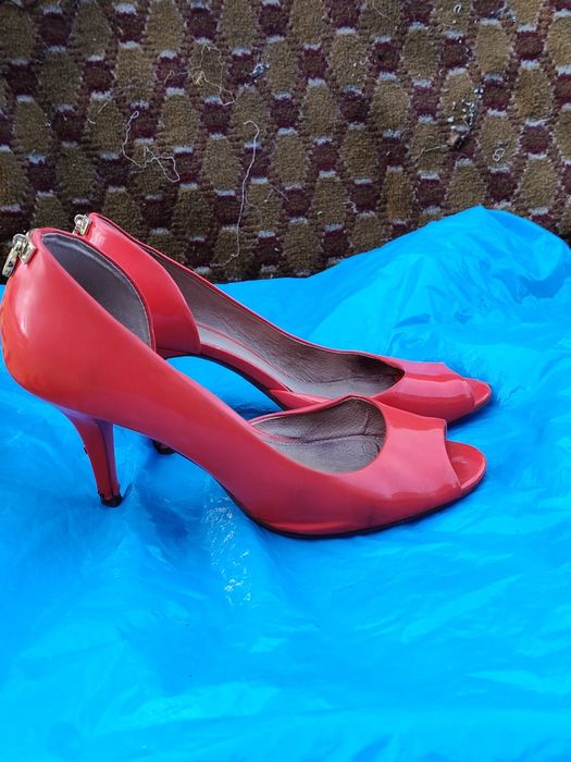 Szpilki damskie rozmiar 39 firma MK