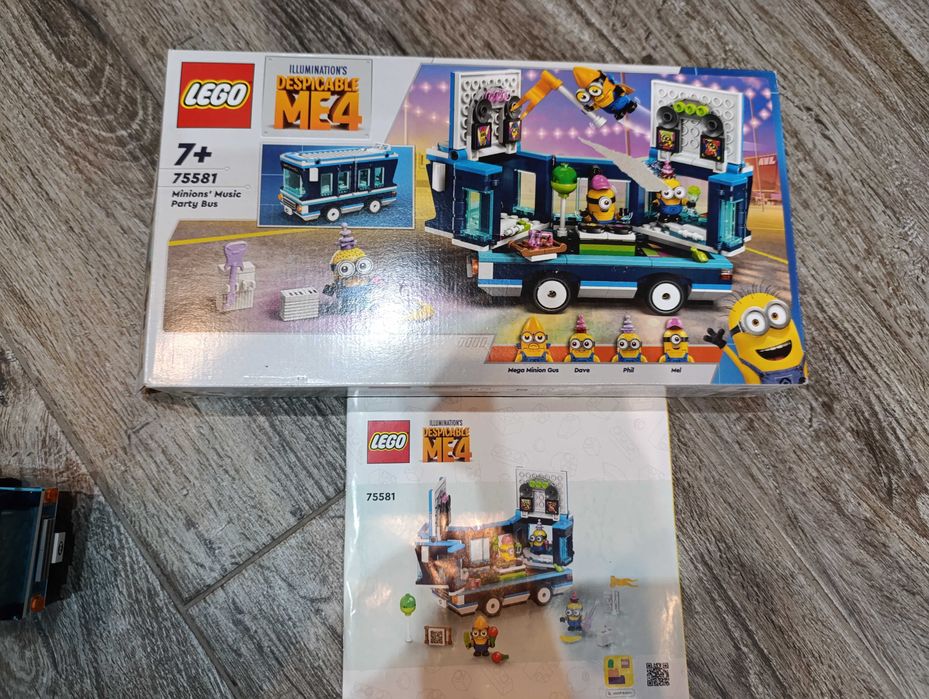 LEGO 75581 Minions - Imprezowy autobus minionków