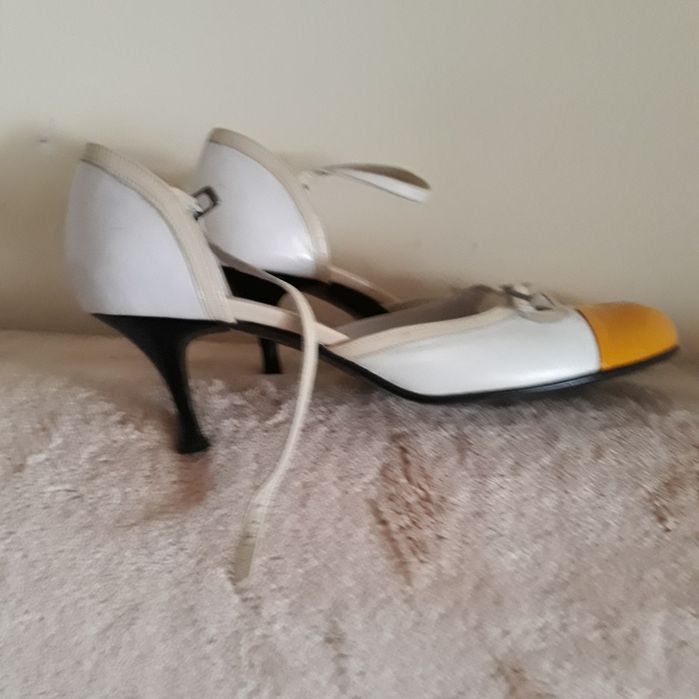 Prawie nowe szpileczki