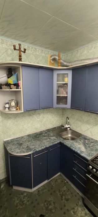 Срочно продам  угловую кухню.